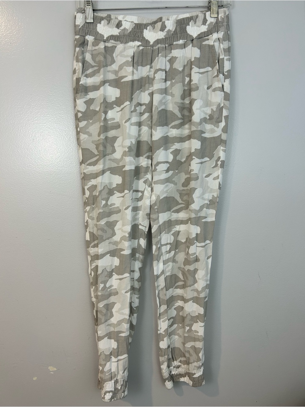 NWT Monrow Grey Camo Crepe Lightweight Jogger Sweatpants Ankle Pants SIze Small